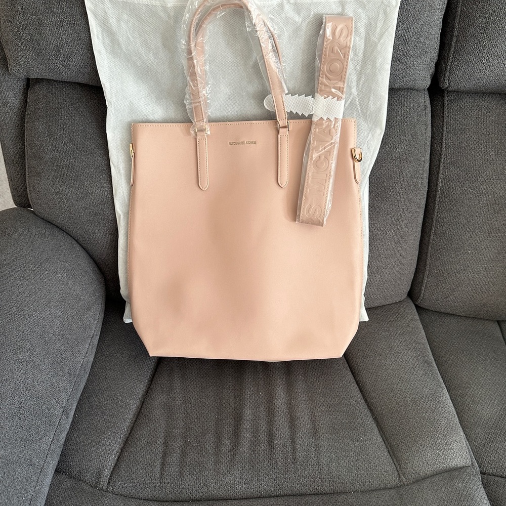 Michael Kors Blush Pink 2-in-1 Tote Crossbody/Shoulder Travel Bag Logo Strap NWT